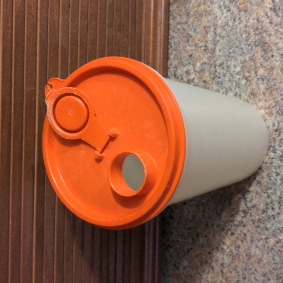 Vintage Tupperware Handolier Container 48 ounces - Picture 2 of 8